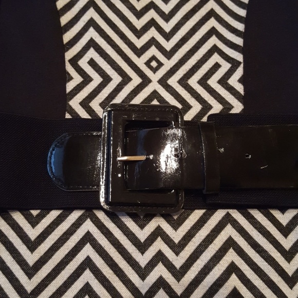 XS Arden B - Black & Grey Geometric Dress w/ Belt - Picture 4 of 7